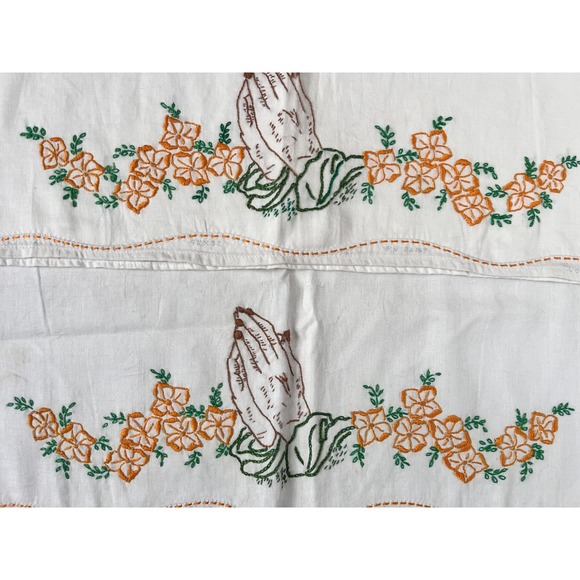 Set of pillowcases Embroidery praying hands with yellow floral - Picture 3 of 5